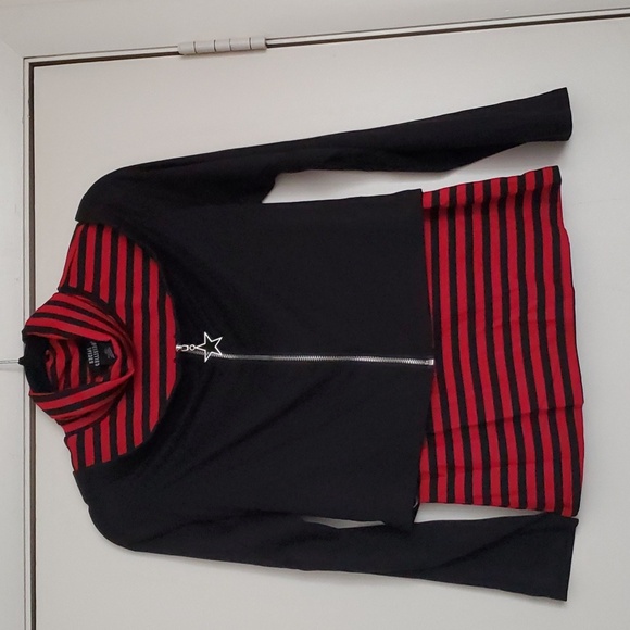 *NWT* Hor Topic Social Collison's Red Black Stripe 2FEr Off the Shoulders Shirt - Picture 8 of 16